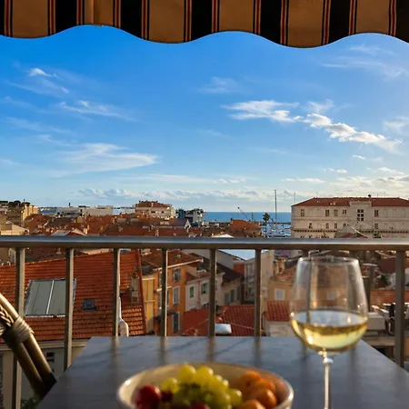 And Premium With Terrace & Sea View *